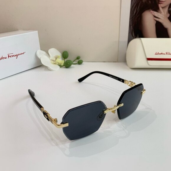 Valentino Black Sunglasses, A Mark of Luxury main image 4